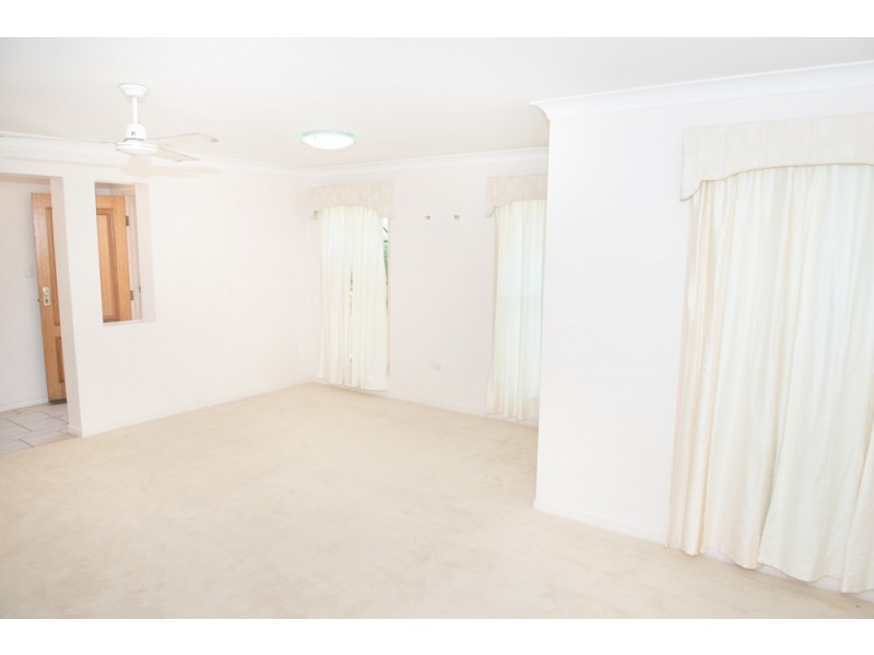 2 Helston Street, Telina QLD 4680