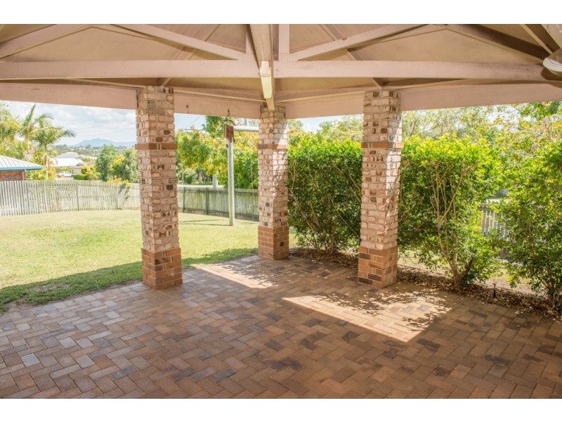 2 Helston Street, Telina QLD 4680