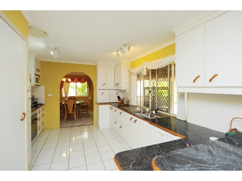 25 Ben Lexcen Court, Clinton QLD 4680