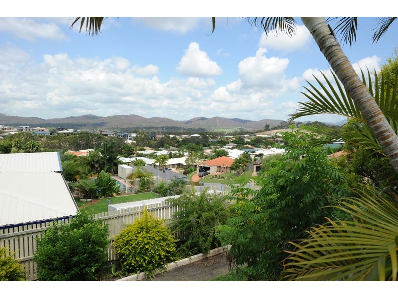 25 Ben Lexcen Court, Clinton QLD 4680