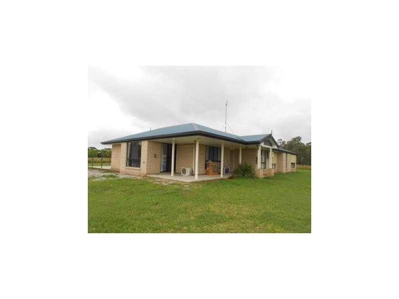 34 Tuckers Road, Boyne Island QLD 4680