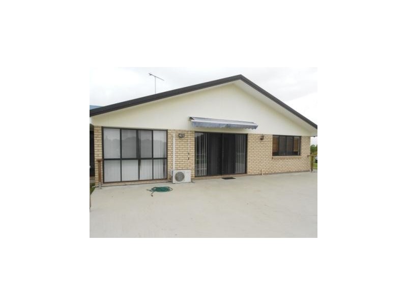 34 Tuckers Road, Boyne Island QLD 4680