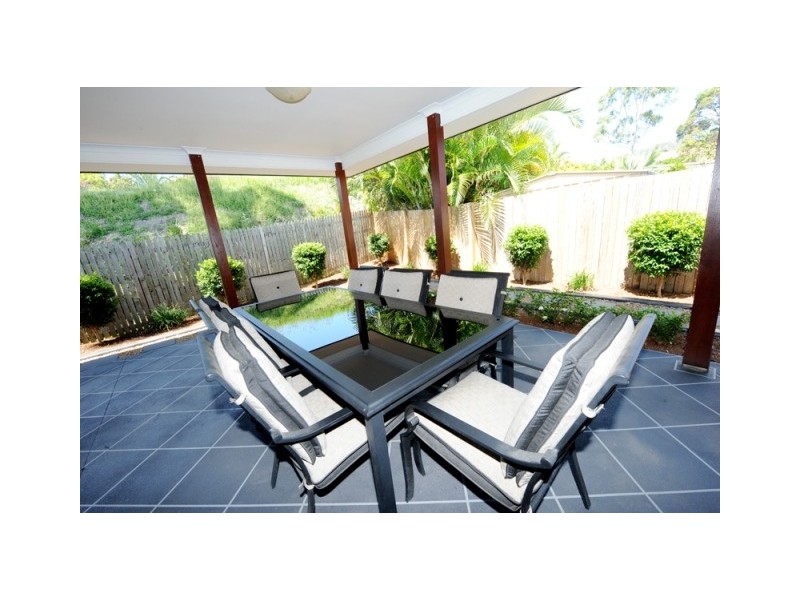 6 Riverside Place, Telina QLD 4680