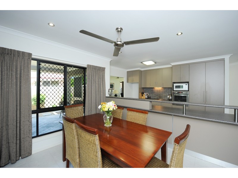 6 Riverside Place, Telina QLD 4680