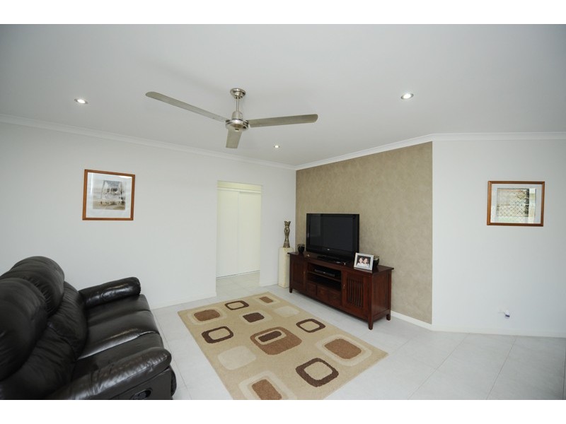 6 Riverside Place, Telina QLD 4680