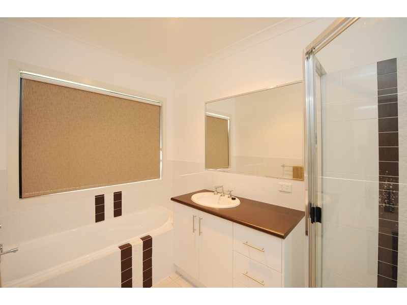 6 Riverside Place, Telina QLD 4680