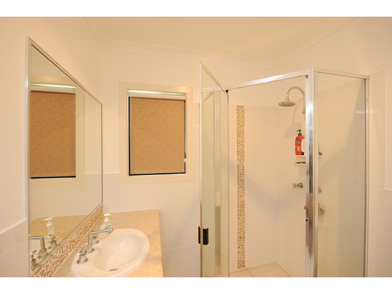 6 Riverside Place, Telina QLD 4680