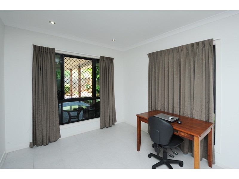 6 Riverside Place, Telina QLD 4680