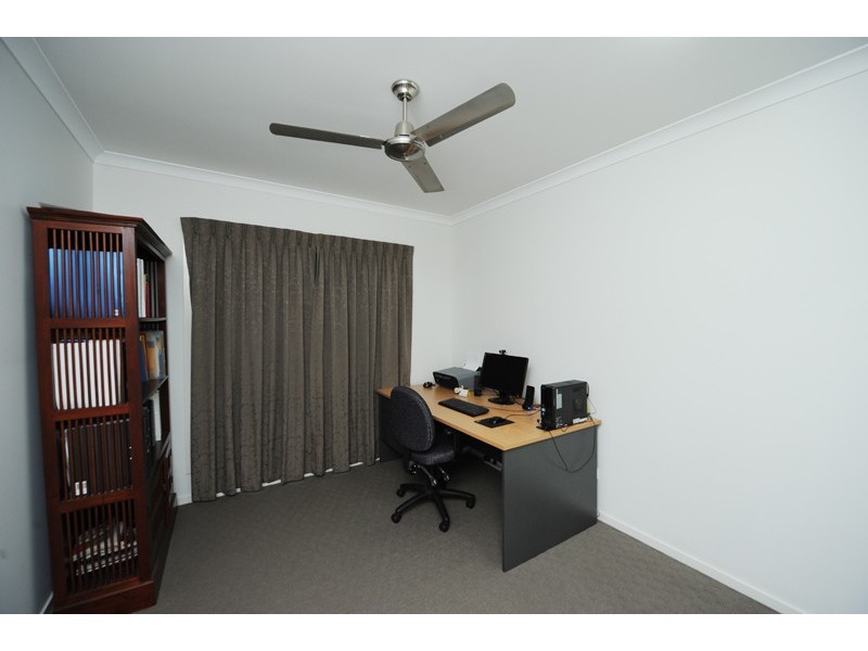 6 Riverside Place, Telina QLD 4680