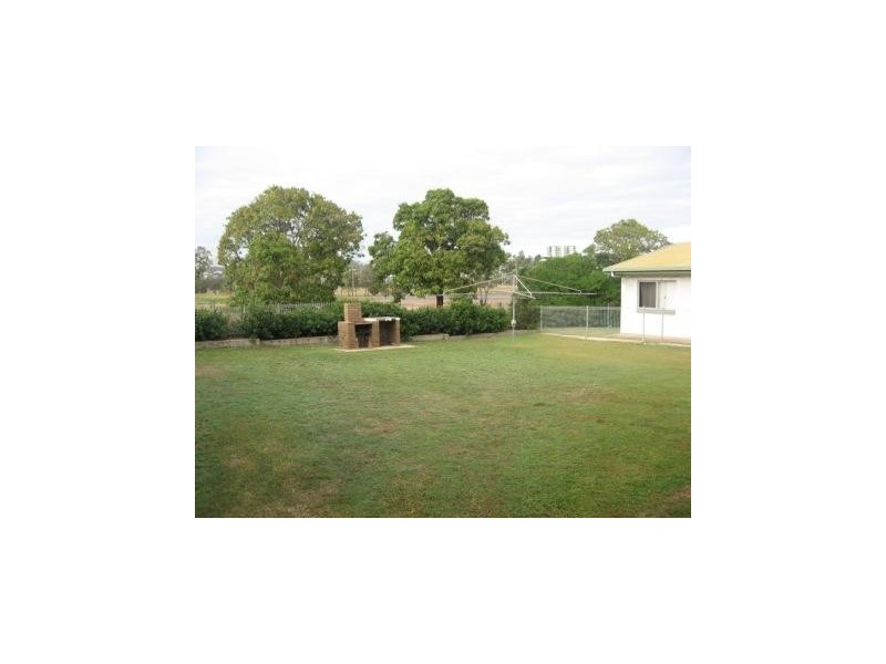 45 Yarroon Street, Gladstone QLD 4680
