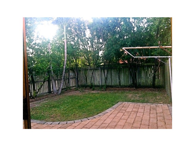 9/15 ROBERTS ST, South Gladstone QLD 4680