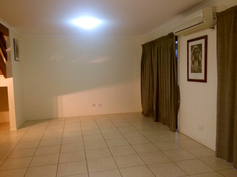 9/15 ROBERTS ST, South Gladstone QLD 4680