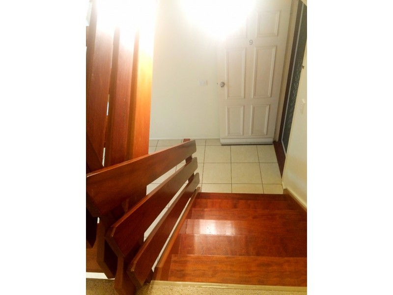 9/15 ROBERTS ST, South Gladstone QLD 4680