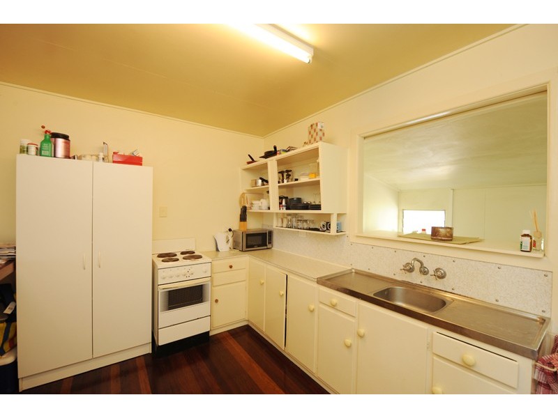1 and 2/61 Elizabeth Street, South Gladstone QLD 4680