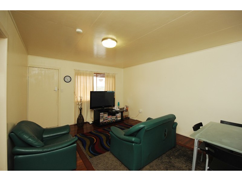 1 and 2/61 Elizabeth Street, South Gladstone QLD 4680