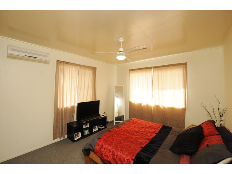 1 and 2/61 Elizabeth Street, South Gladstone QLD 4680