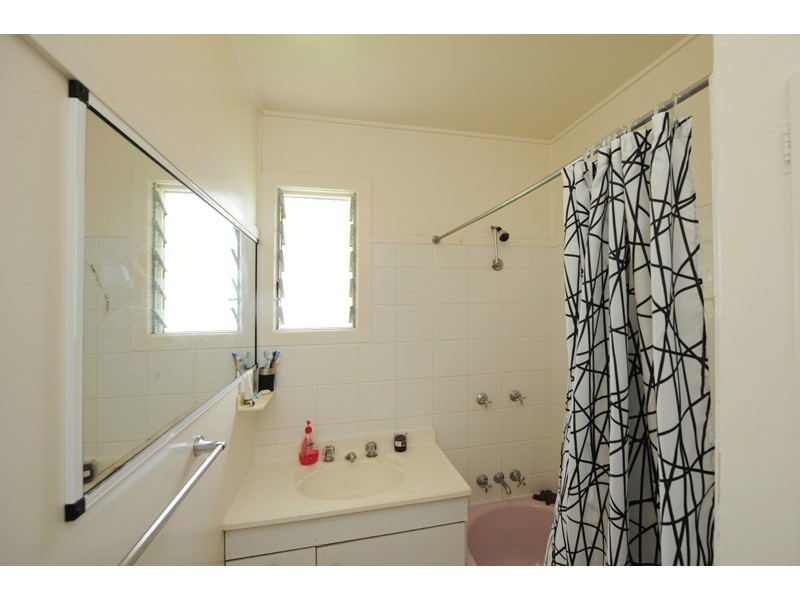 1 and 2/61 Elizabeth Street, South Gladstone QLD 4680