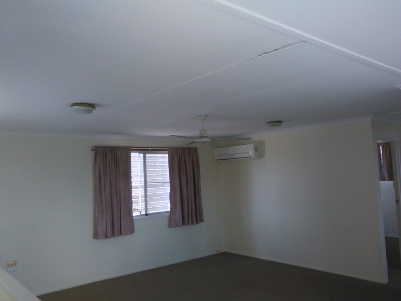 2/12 MURRAY STREET, West Gladstone QLD 4680