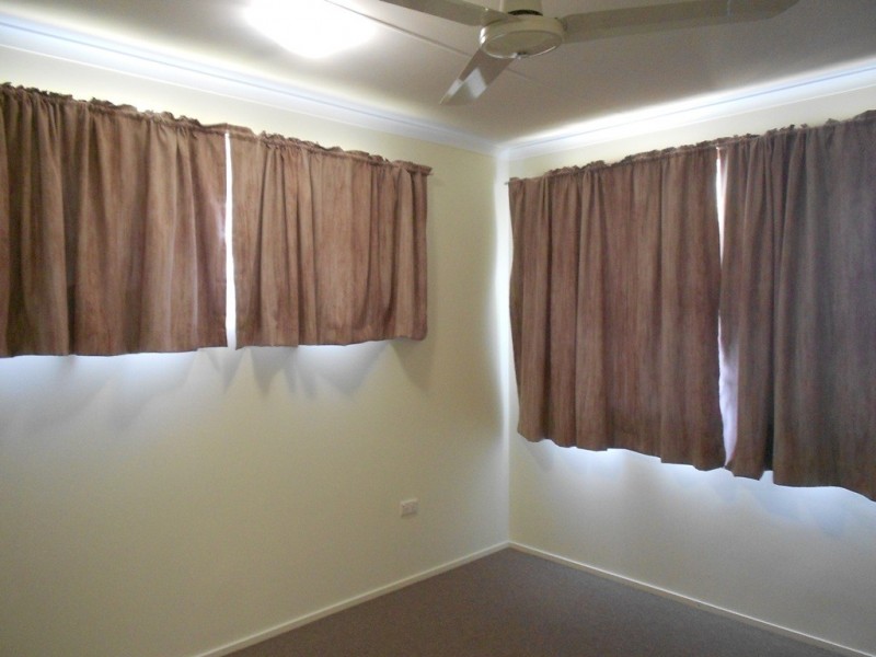 2/12 MURRAY STREET, West Gladstone QLD 4680