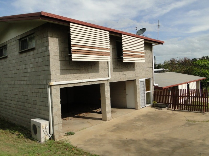 2/12 MURRAY STREET, West Gladstone QLD 4680