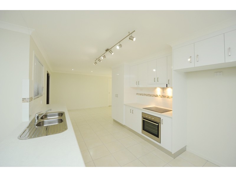 7 WATFORD ST, Telina QLD 4680