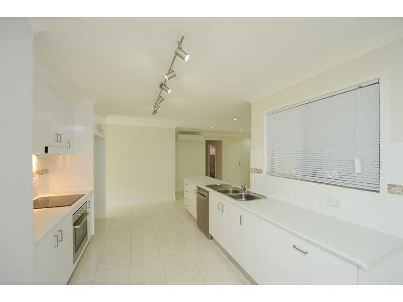 7 WATFORD ST, Telina QLD 4680