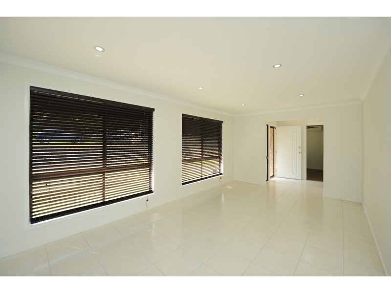 7 WATFORD ST, Telina QLD 4680