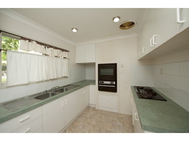 10 Carron Street, West Gladstone QLD 4680