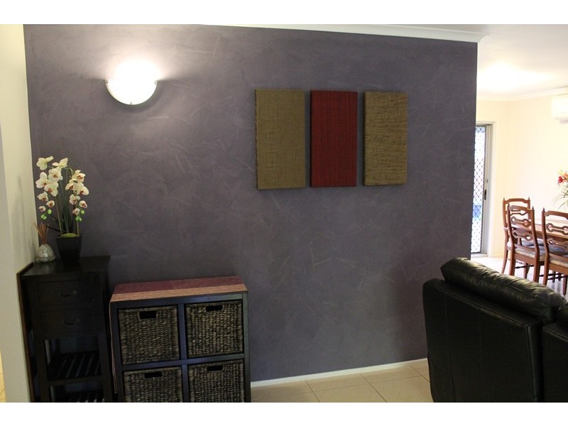 10 Finchley Street, Telina QLD 4680