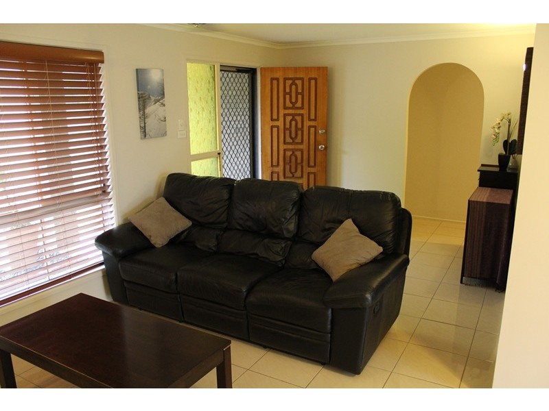 10 Finchley Street, Telina QLD 4680