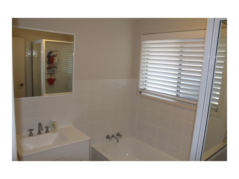 10 Finchley Street, Telina QLD 4680