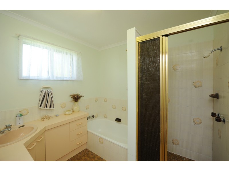 25 Cockatoo Drive, New Auckland QLD 4680