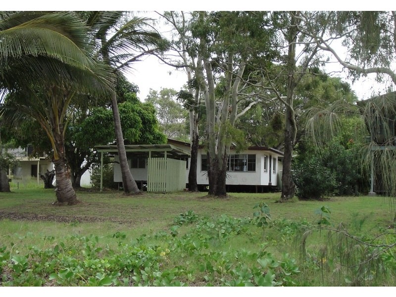 7 Dr John McGree Esplanade, Tannum Sands QLD 4680
