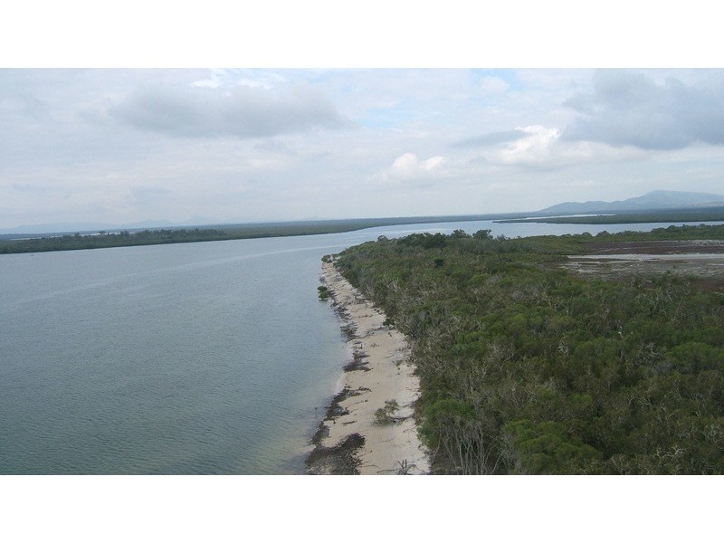 7 Dr John McGree Esplanade, Tannum Sands QLD 4680