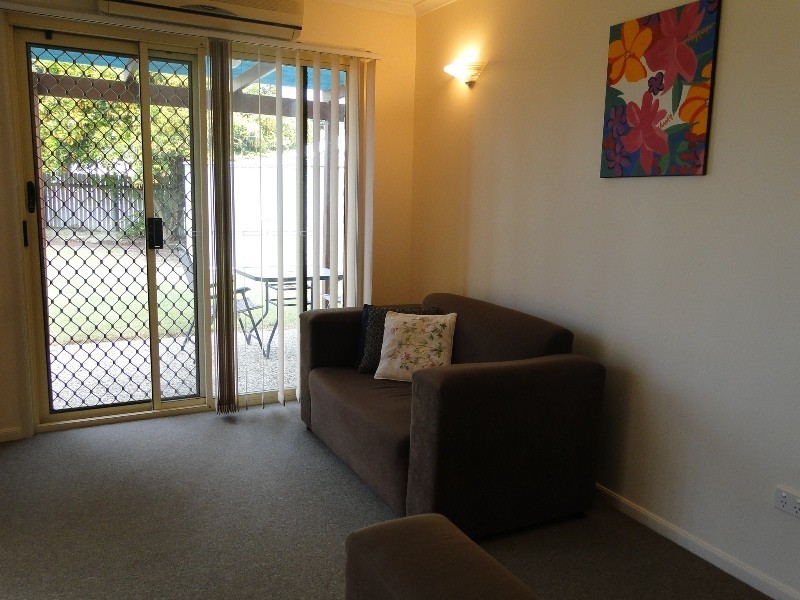 2A Yaldara Court, New Auckland QLD 4680