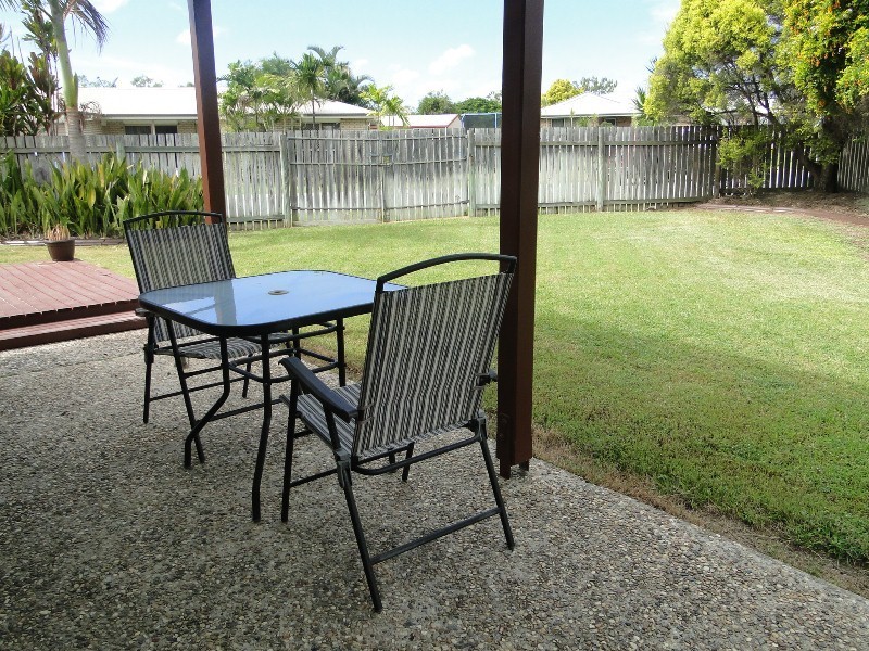 2A Yaldara Court, New Auckland QLD 4680