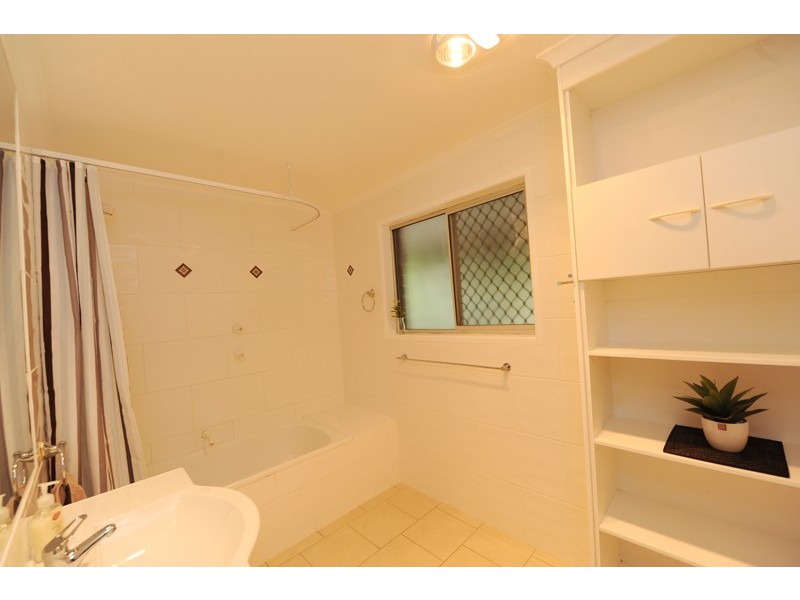 1 Luton Street, Telina QLD 4680