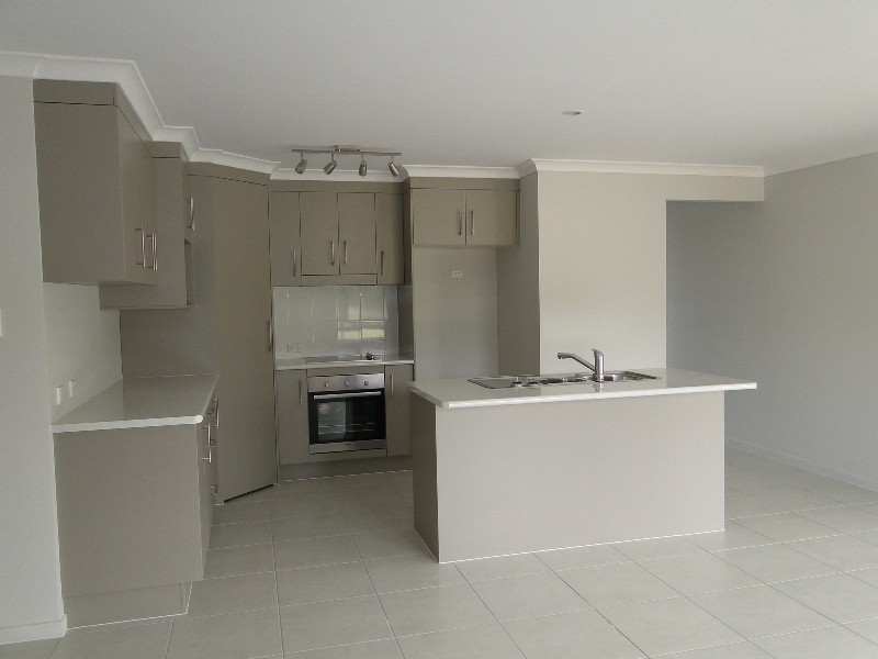 27 Allunga Drive, Glen Eden QLD 4680