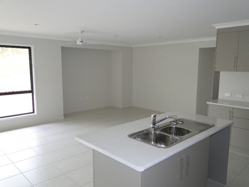 27 Allunga Drive, Glen Eden QLD 4680