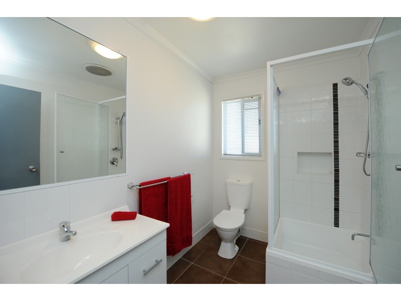 2 / 194 Auckland Street, South Gladstone QLD 4680