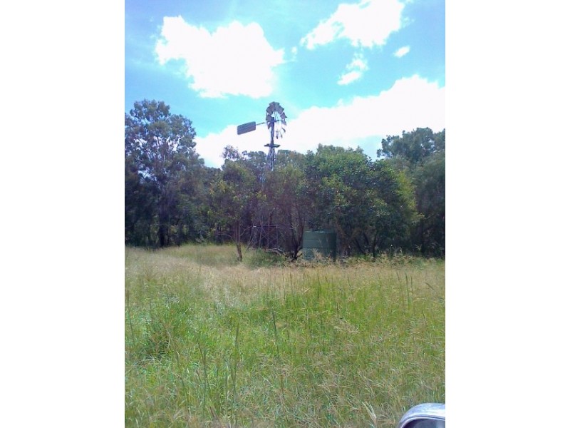 675 The Narrows Road, Mount Larcom QLD 4695