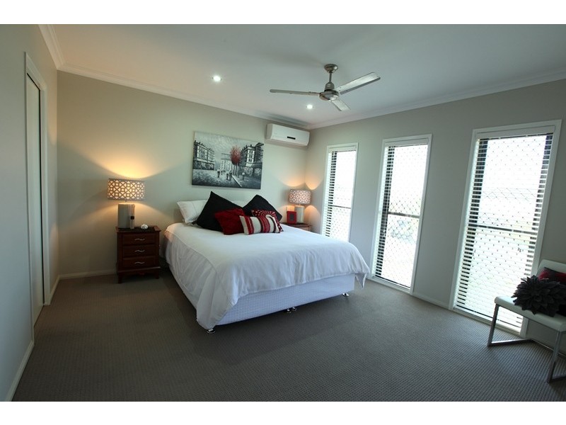 31 Grasstree Crescent, Kirkwood QLD 4680