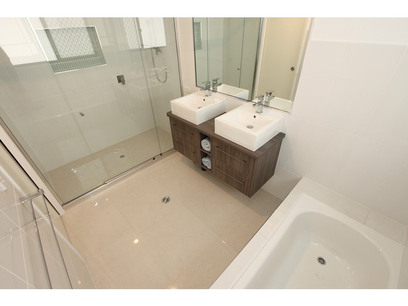 31 Grasstree Crescent, Kirkwood QLD 4680