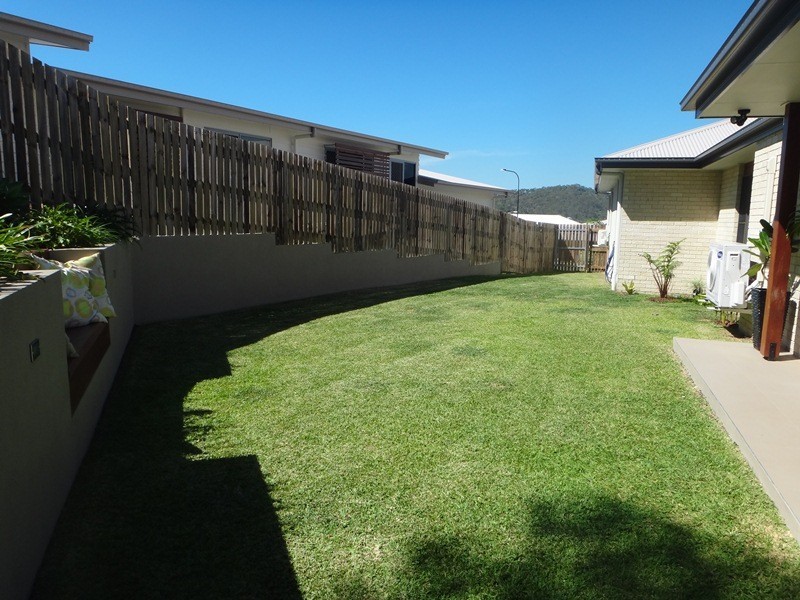 31 Grasstree Crescent, Kirkwood QLD 4680