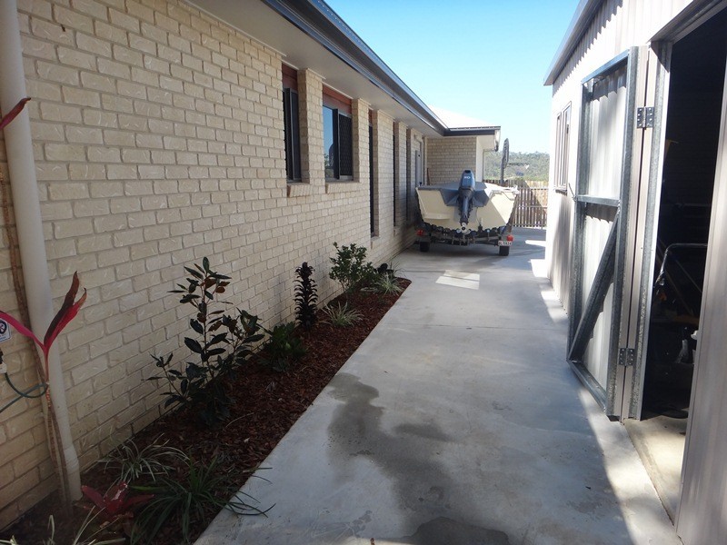 31 Grasstree Crescent, Kirkwood QLD 4680