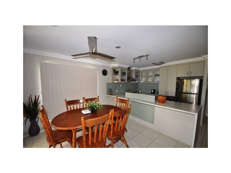 21 Victoria Avenue, Glen Eden QLD 4680