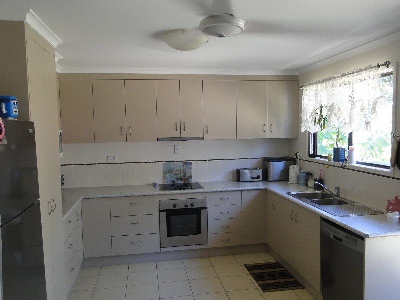 30 Venus Street, Telina QLD 4680