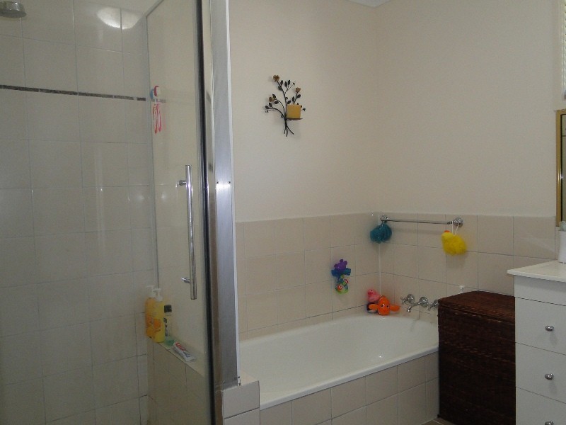 30 Venus Street, Telina QLD 4680