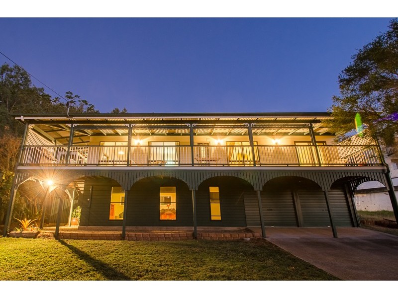 10 Earls Court, Telina QLD 4680