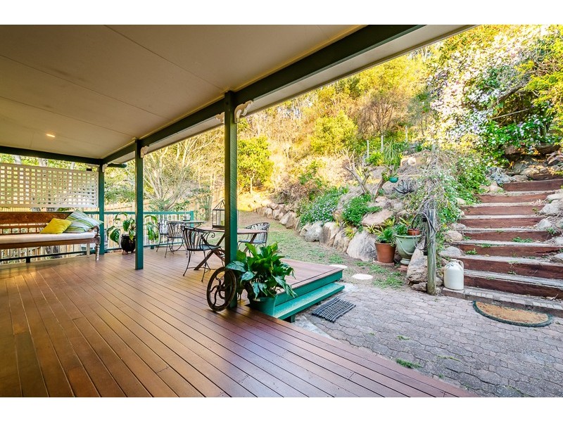 10 Earls Court, Telina QLD 4680